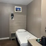 & Dreams Hotel