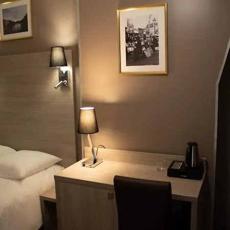 Hotel & Dreams